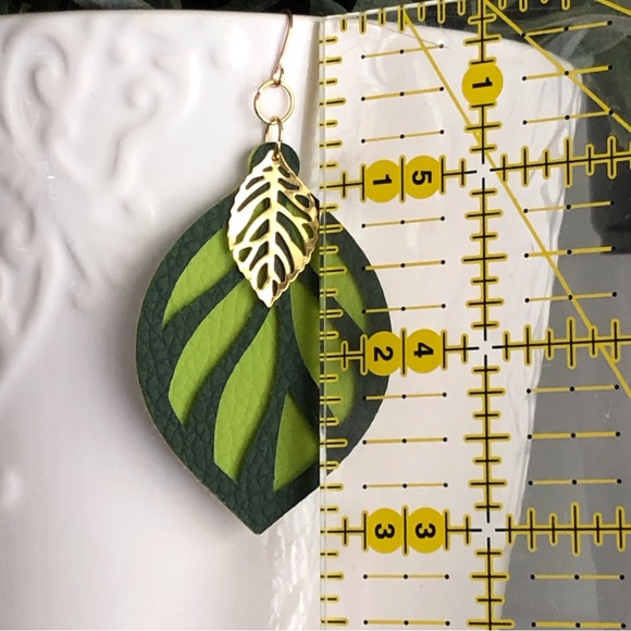 New Layered Faux Vegan Leather Dangling Leaves Handmade Earrings Green Floral - Picture 7 of 8
